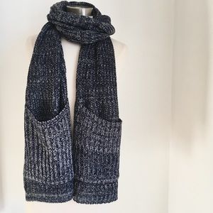 Chunky Knit Pocket Scarf Oversized NWOT